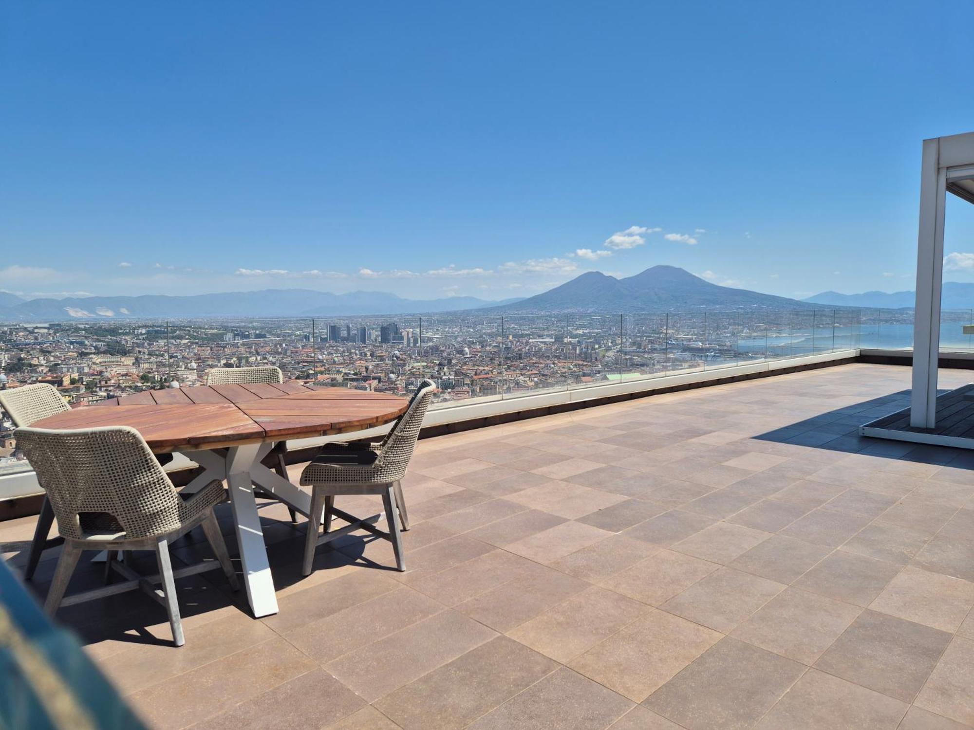 Terrazza Manu - Loft Suspended Over The City-Vomero Naples Exterior photo